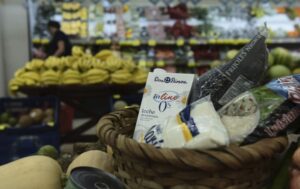 Alimentos en un supermercado